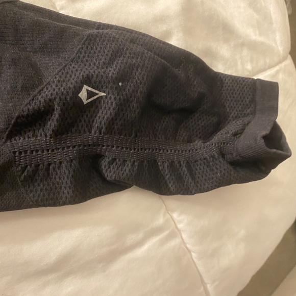 Girl's Ivivva Cropped Yoga Pants - Picture 2 of 2